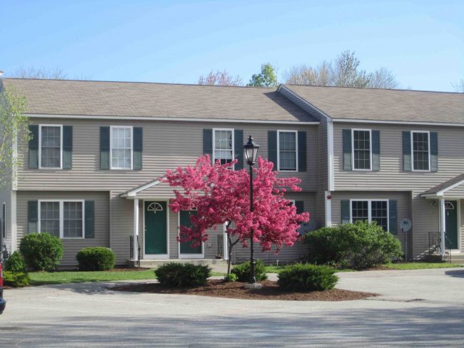 Cohas Overlook by Socha Companies is a quality townhouse community in Manchester, NH